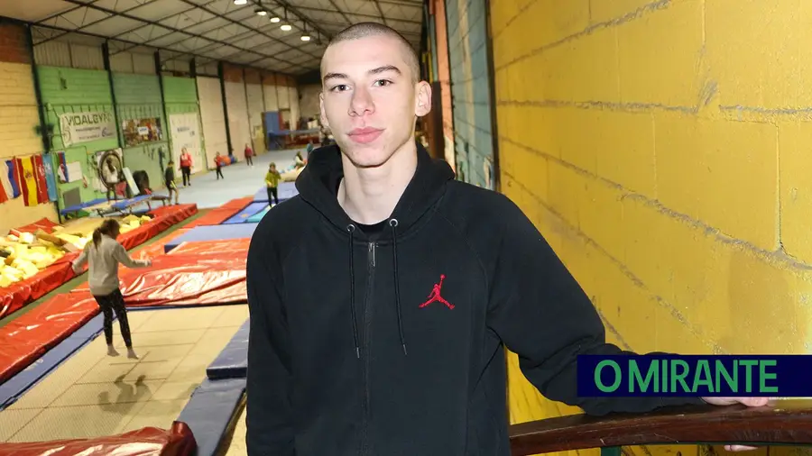 Lucas Santos é campeão do mundo por equipas em trampolim Lucas Santos é campeão do mundo por equipas em trampolim