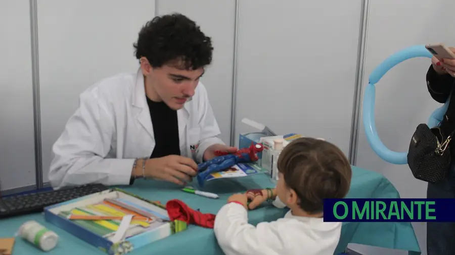 Hospital da Bonecada ajuda a perder o medo de ir ao médico