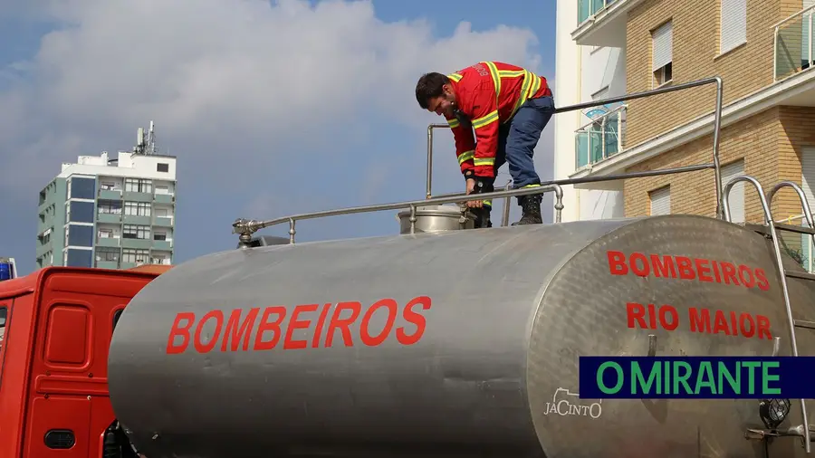 Bombeiros de Rio Maior festejam 130 anos Bombeiros de Rio Maior festejam 130 anos