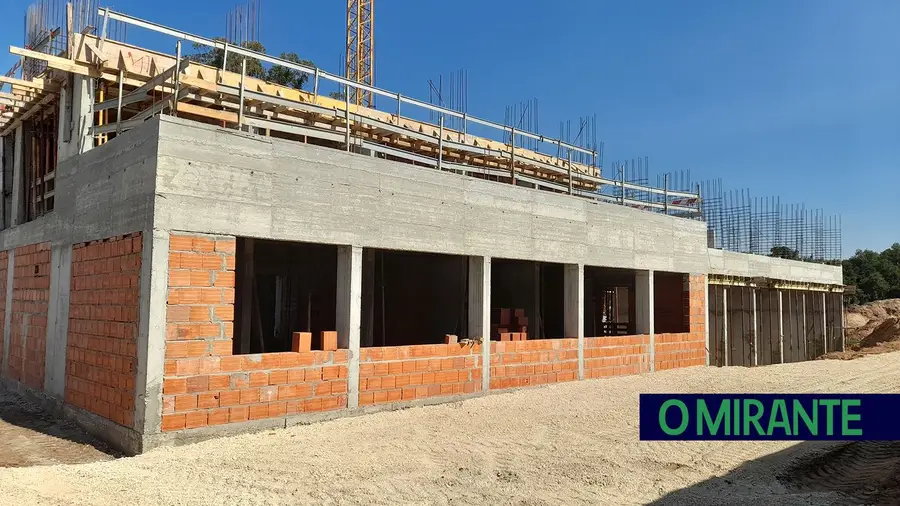 Assegurado financiamento para concluir residência de estudantes em Rio Maior Assegurado financiamento para concluir residência de estudantes em Rio Maior