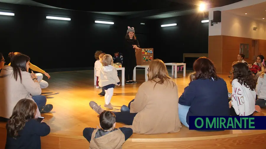 Mação recebeu teatro para crianças
