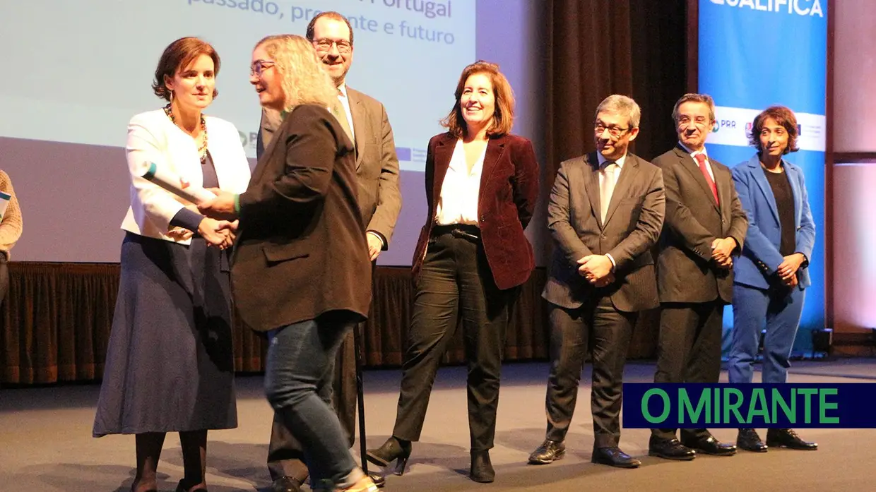 Diplomas Qualifica entregues a 40 adultos em Santarém