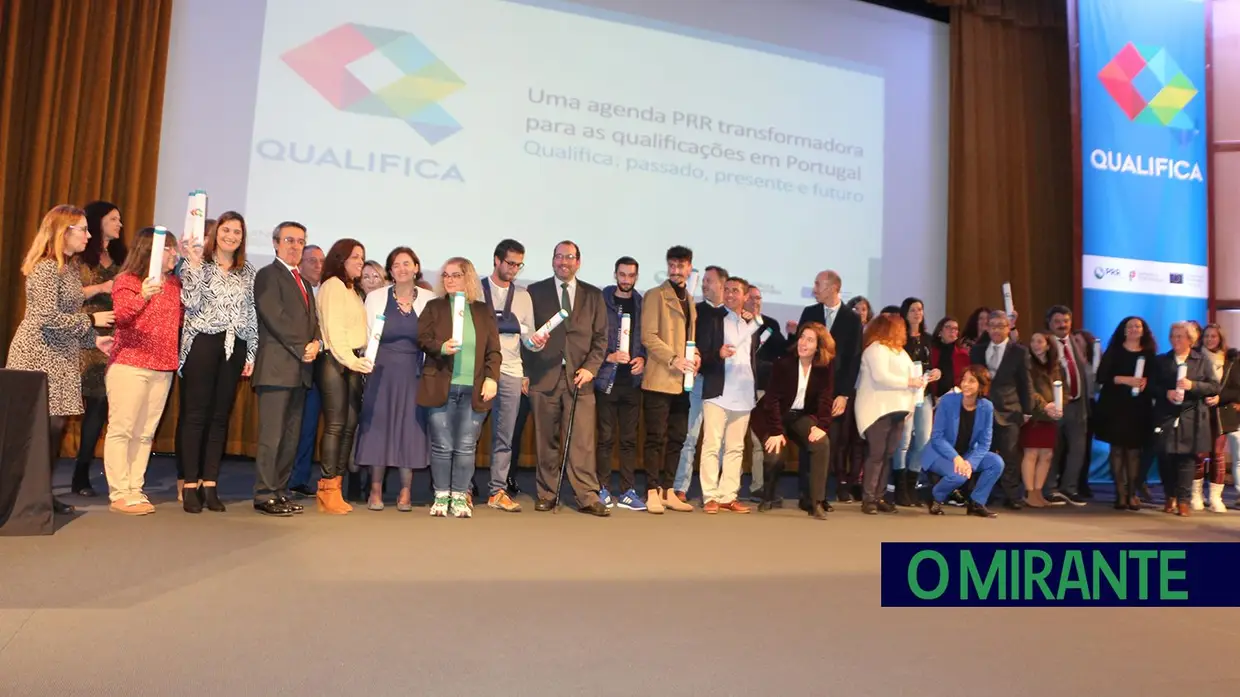 Diplomas Qualifica entregues a 40 adultos em Santarém