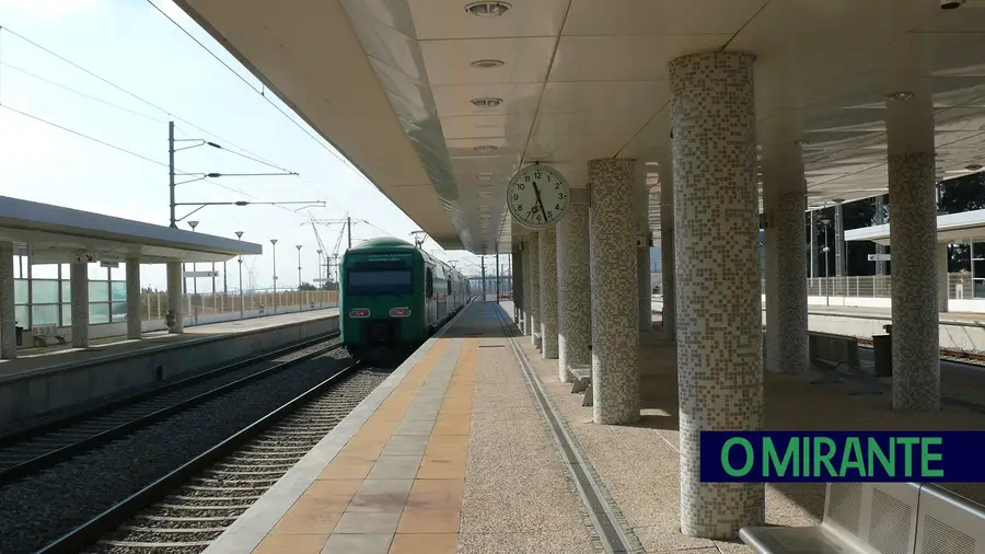 Utentes alertam para problemas na estação de Castanheira do Ribatejo Utentes alertam para problemas na estação de Castanheira do Ribatejo