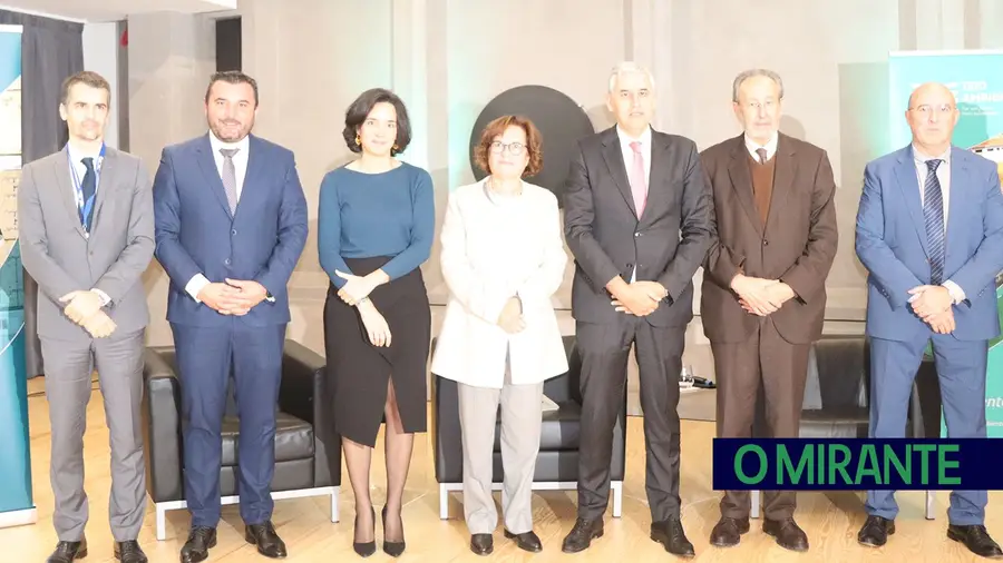 Esperem sentados Esperem sentados