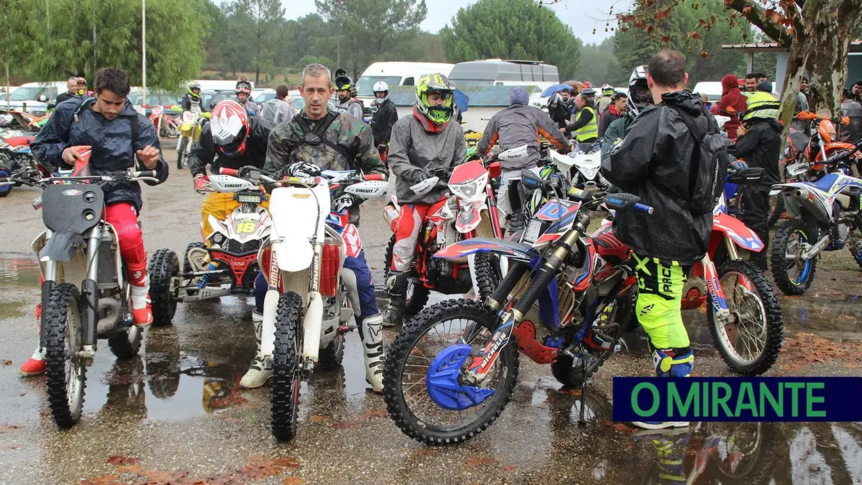 Passeio TT de motos em Marianos com muitos participantes