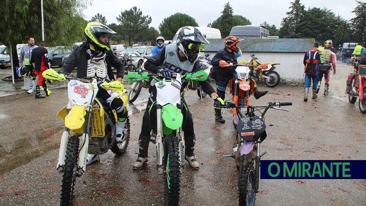 Passeio TT de motos em Marianos com muitos participantes