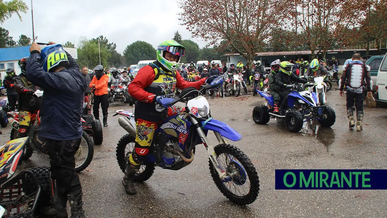 Passeio TT de motos em Marianos com muitos participantes