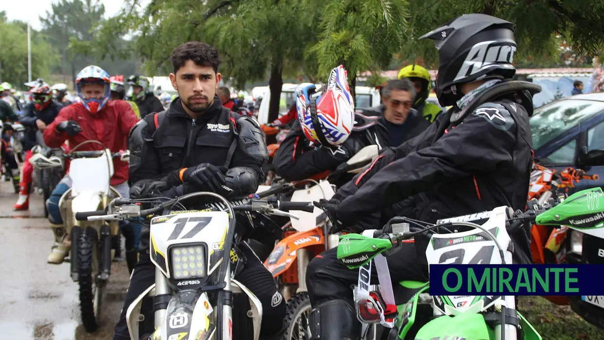 Passeio TT de motos em Marianos com muitos participantes