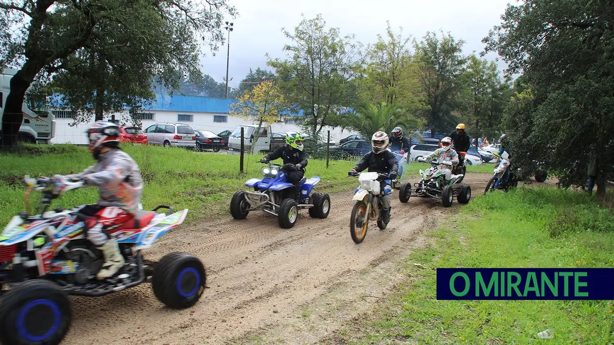 Passeio TT de motos em Marianos com muitos participantes