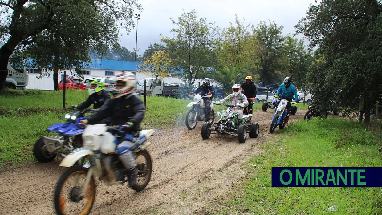 Passeio TT de motos em Marianos com muitos participantes