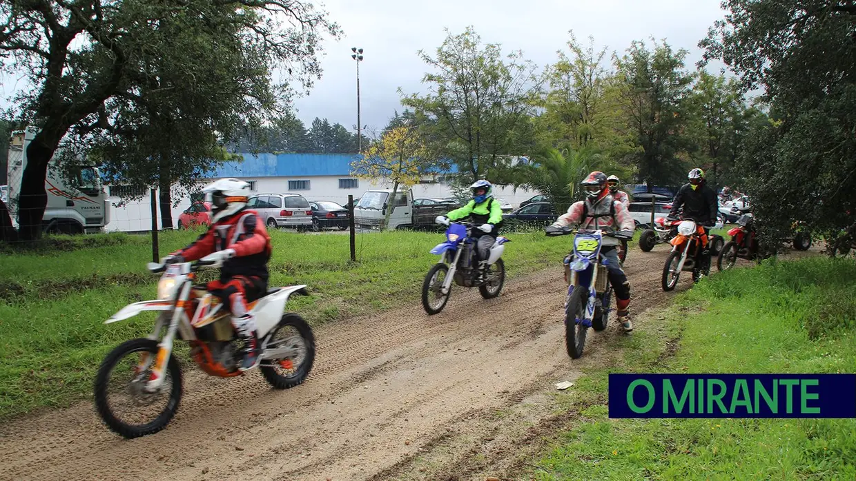 Passeio TT de motos em Marianos com muitos participantes