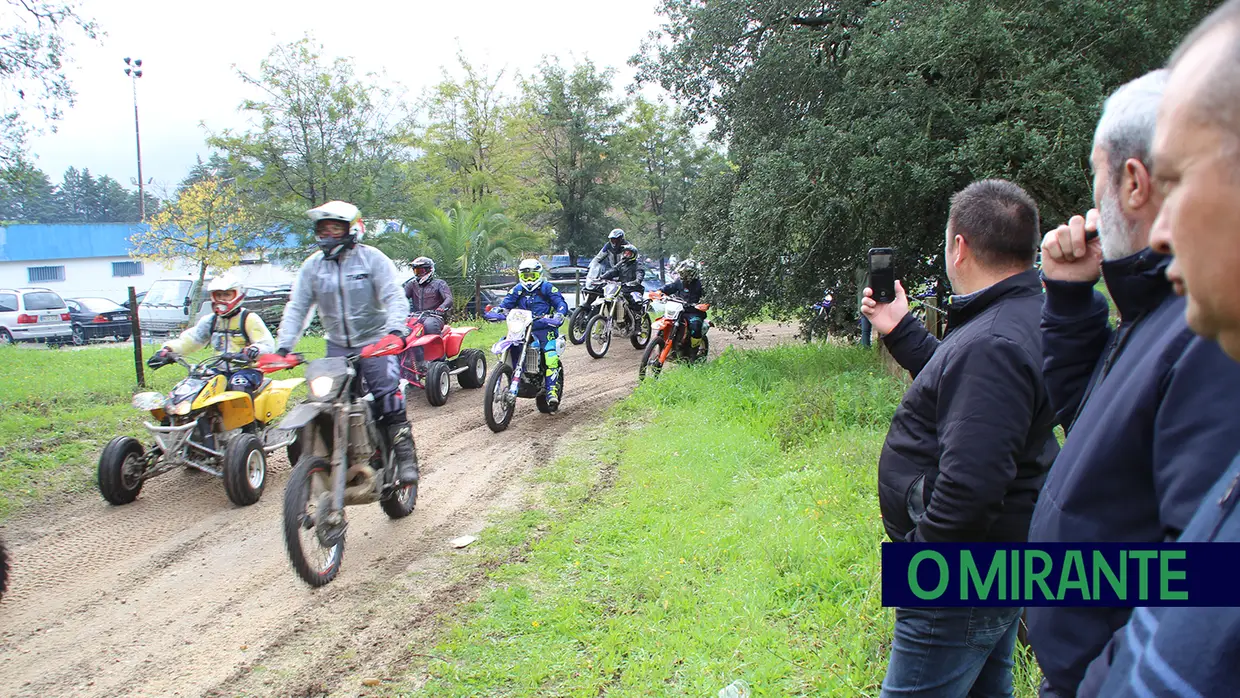 Passeio TT de motos em Marianos com muitos participantes