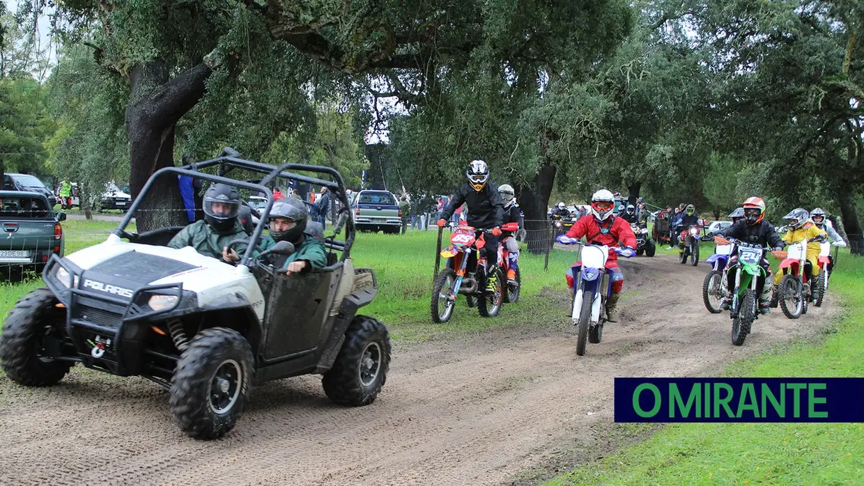 Passeio TT de motos em Marianos com muitos participantes