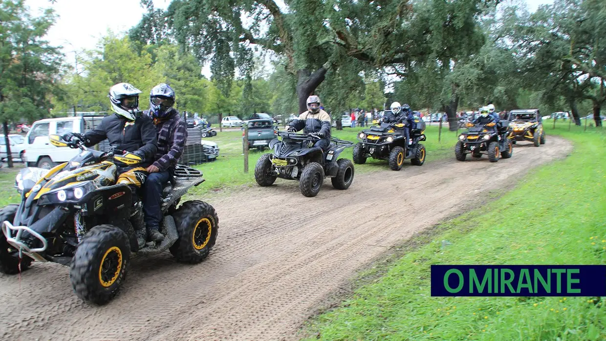 Passeio TT de motos em Marianos com muitos participantes