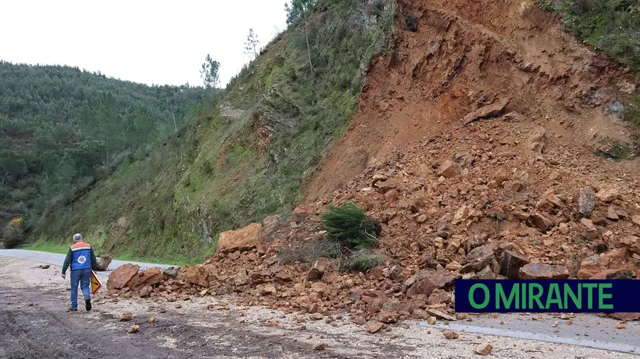 Derrocada provoca muitas restrições em Dornes Derrocada provoca muitas restrições em Dornes