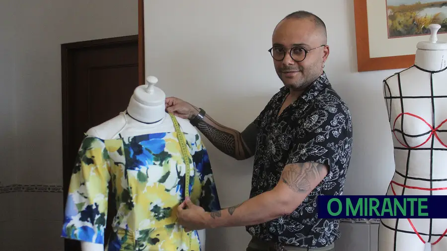 Diego Leite diz que costurar para noivas é a melhor profissão