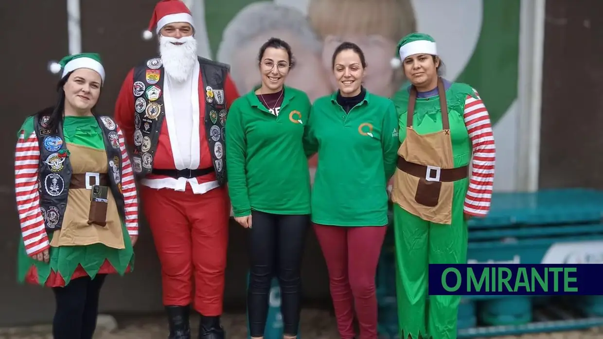 Motoclube Toda a Roda fez actividade de Natal que incluiu visita à escola da Freixianda