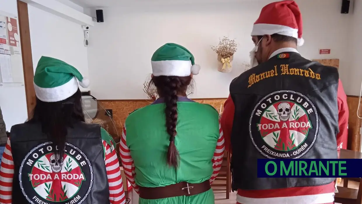 Motoclube Toda a Roda fez actividade de Natal que incluiu visita à escola da Freixianda