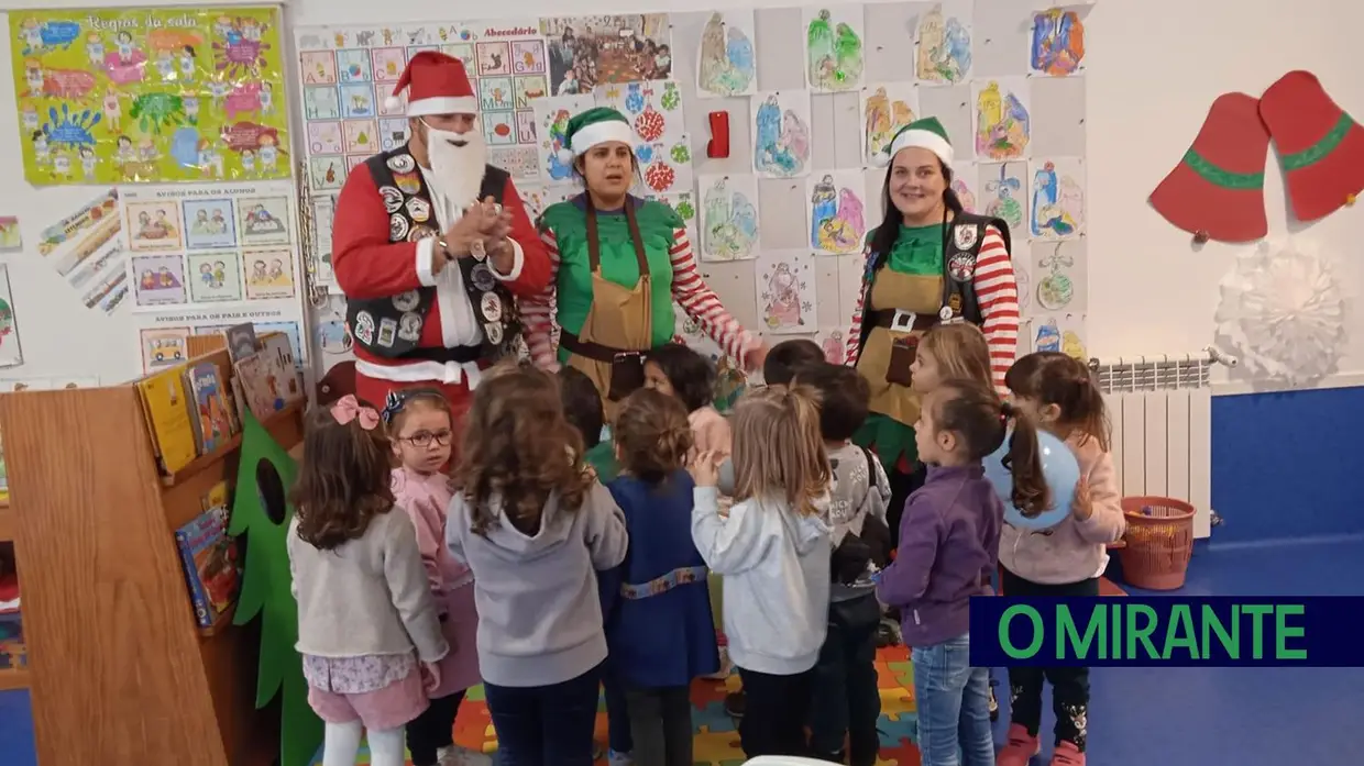 Motoclube Toda a Roda fez actividade de Natal que incluiu visita à escola da Freixianda