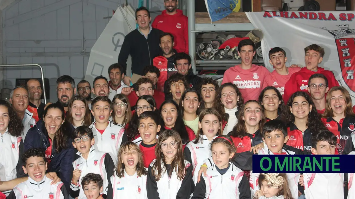 Alhandra Sporting Club apresenta equipa de triatlo