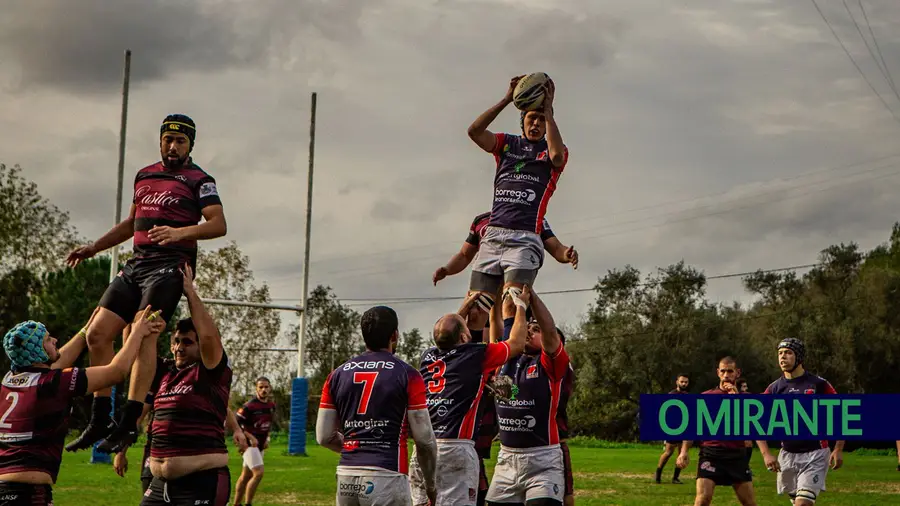 Rugby Clube de Santarém mantém aspirações com vitória expressiva Rugby Clube de Santarém mantém aspirações com vitória expressiva