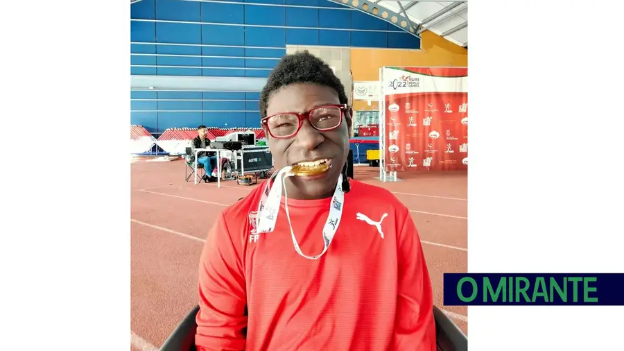 Atleta do Centro João Paulo II conquista medalha de ouro em tricicleta