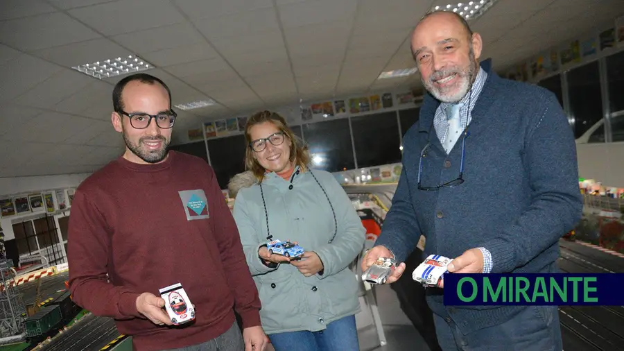 Garagem da Póvoa tem a maior pista de corrida de carros miniatura