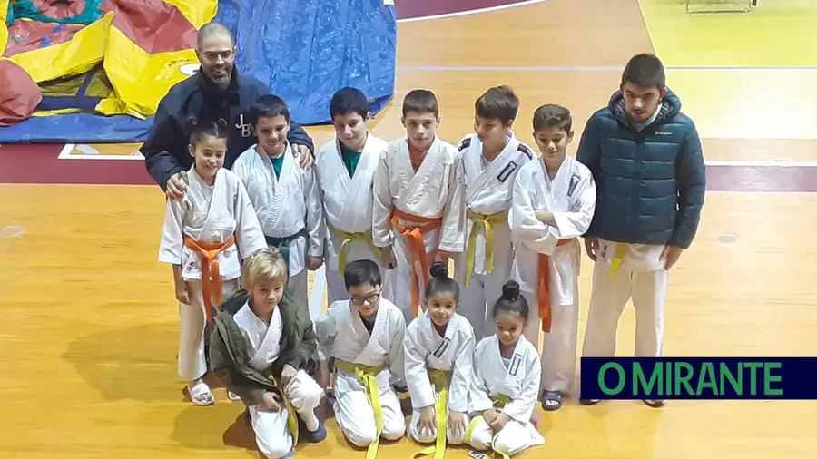 “Parafuso” do Entroncamento participa em Torneio de Natal e Treino Inclusivo “Parafuso” do Entroncamento participa em Torneio de Natal e Treino Inclusivo