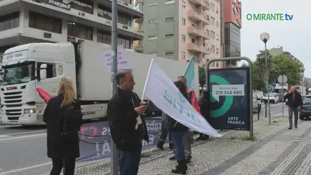 Trabalhadores dos CTT de Alverca em protesto