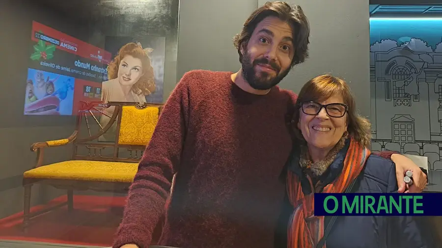 Júlia Quadros: a professora de Tomar que levantou a plateia em dueto com Salvador Sobral Júlia Quadros: a professora de Tomar que levantou a plateia em dueto com Salvador Sobral