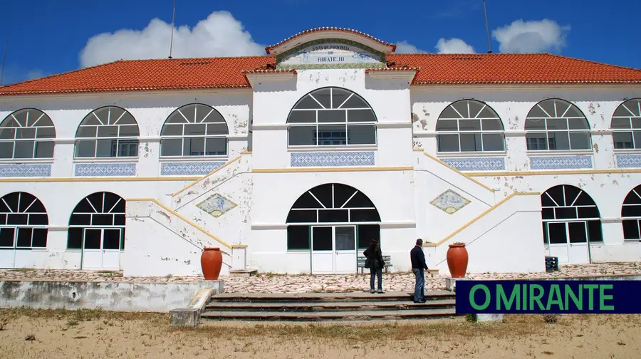Municípios vão recuperar da colónia balnear na Areia Branca Municípios vão recuperar da colónia balnear na Areia Branca