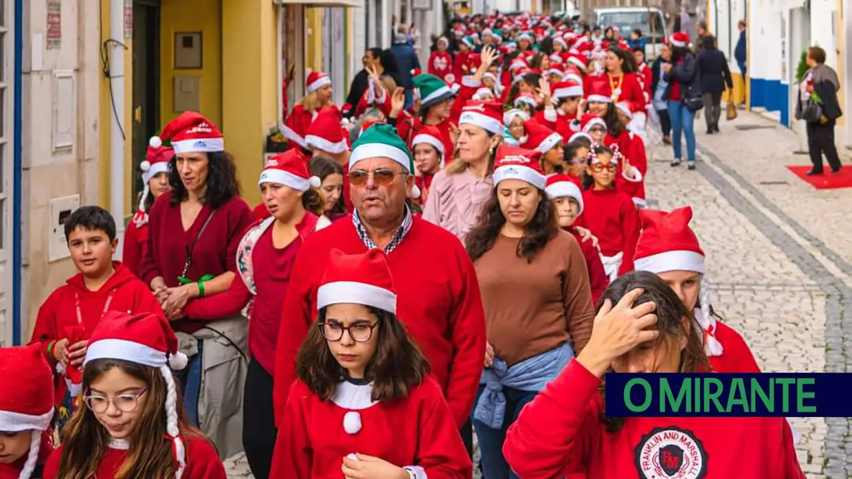 Desfile de Natal em Coruche com mais de 500 participantes