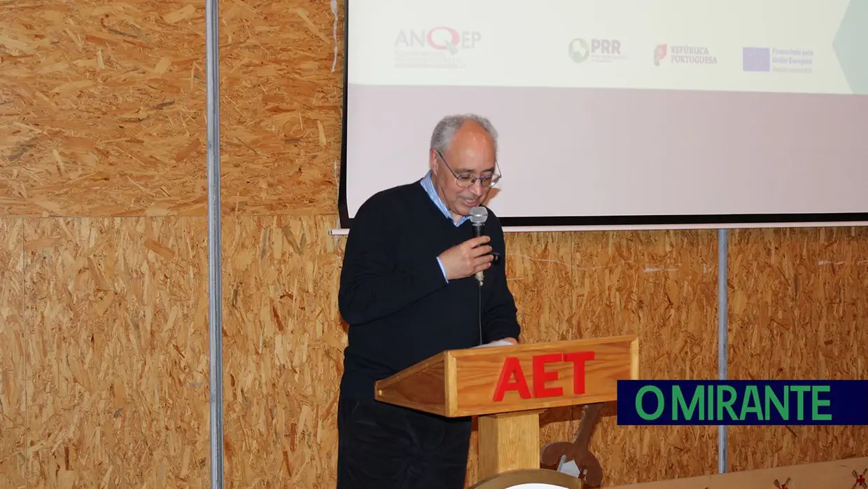Entrega de diplomas a adultos do Agrupamento de Escolas Templários