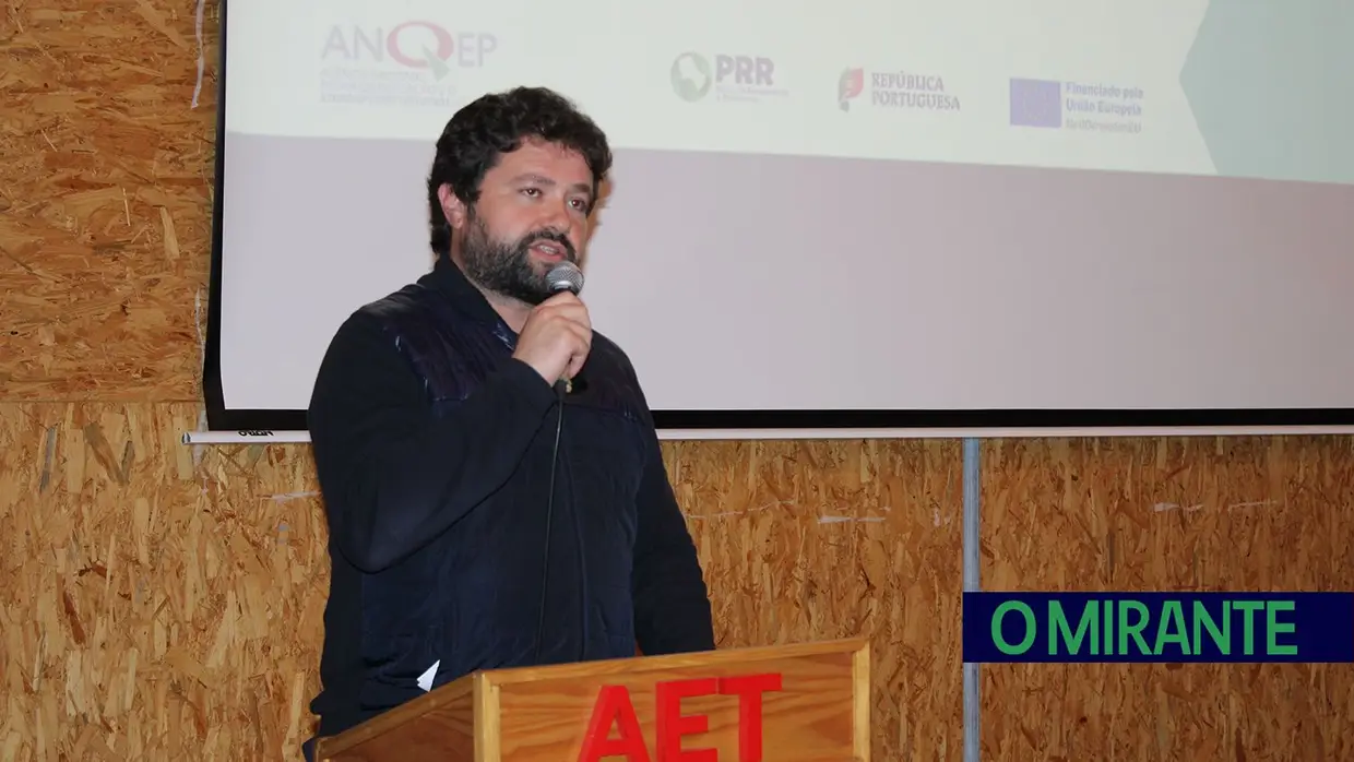 Entrega de diplomas a adultos do Agrupamento de Escolas Templários