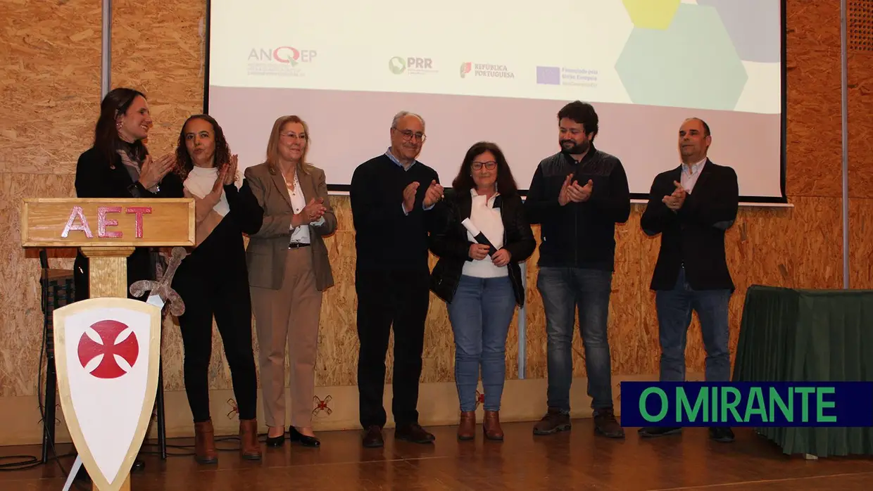 Entrega de diplomas a adultos do Agrupamento de Escolas Templários