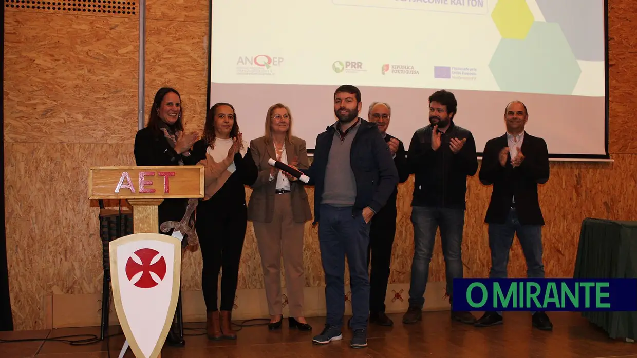 Entrega de diplomas a adultos do Agrupamento de Escolas Templários