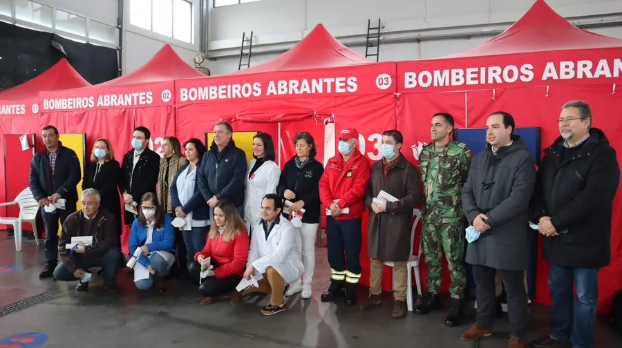 Homenagem aos profissionais do Centro de Vacinação de Abrantes Homenagem aos profissionais do Centro de Vacinação de Abrantes