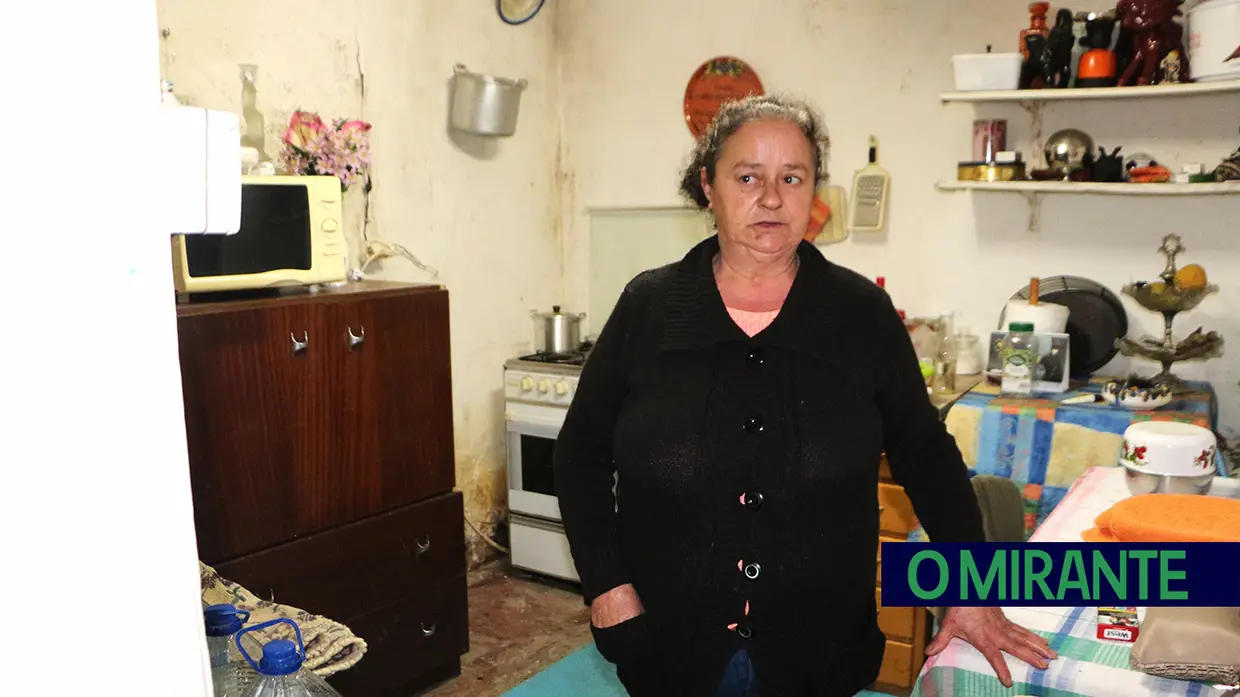Vive numa casa sem condições em Castanheira do Ribatejo