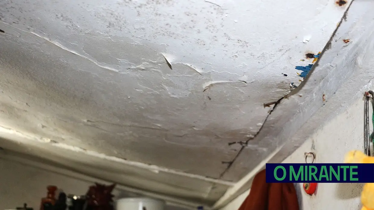 Vive numa casa sem condições em Castanheira do Ribatejo