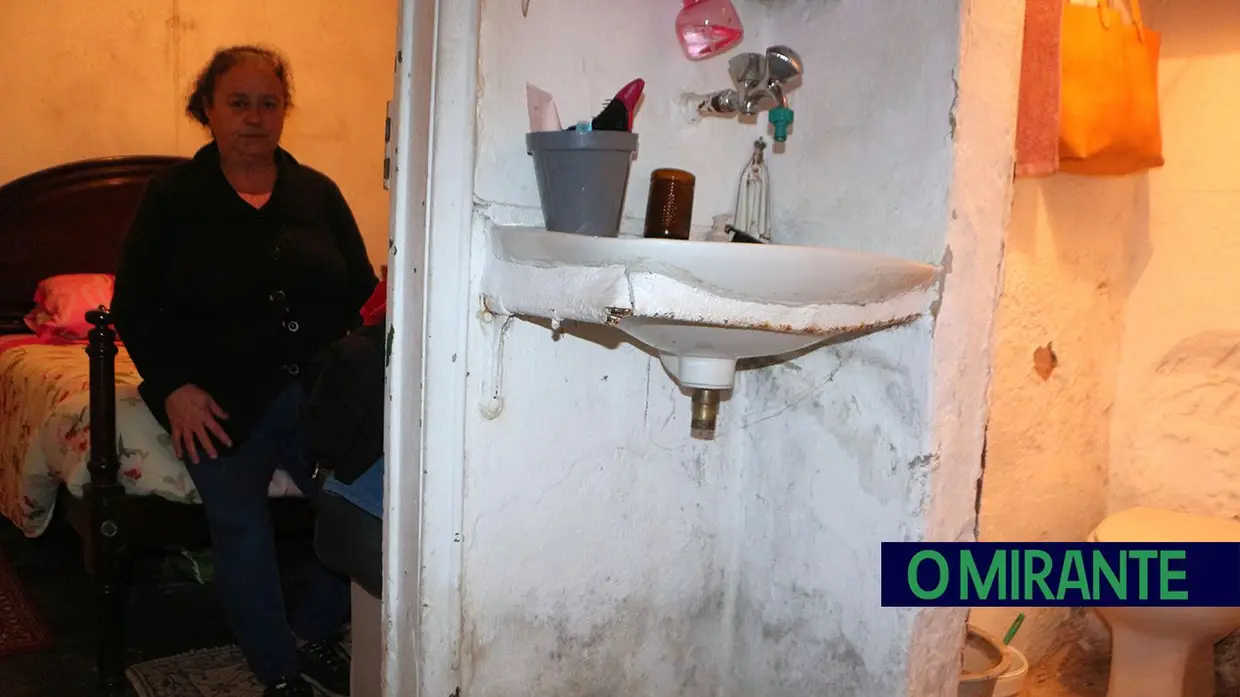 Vive numa casa sem condições em Castanheira do Ribatejo