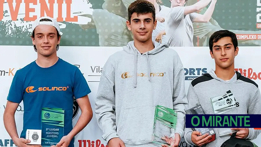 João Morgado é campeão do circuito juvenil de ténis em sub-16.
