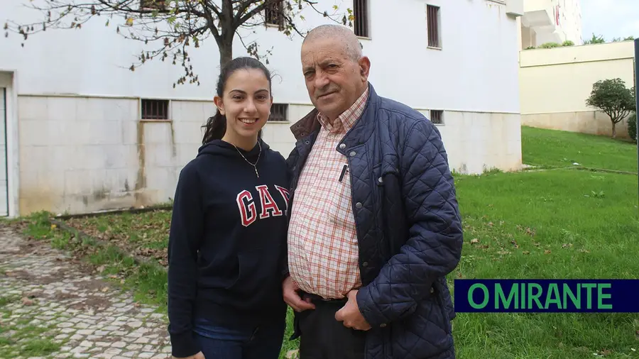 Jorge Martins arregaçou mangas e limpou sarjetas entupidas da Póvoa de Santa Iria Jorge Martins arregaçou mangas e limpou sarjetas entupidas da Póvoa de Santa Iria