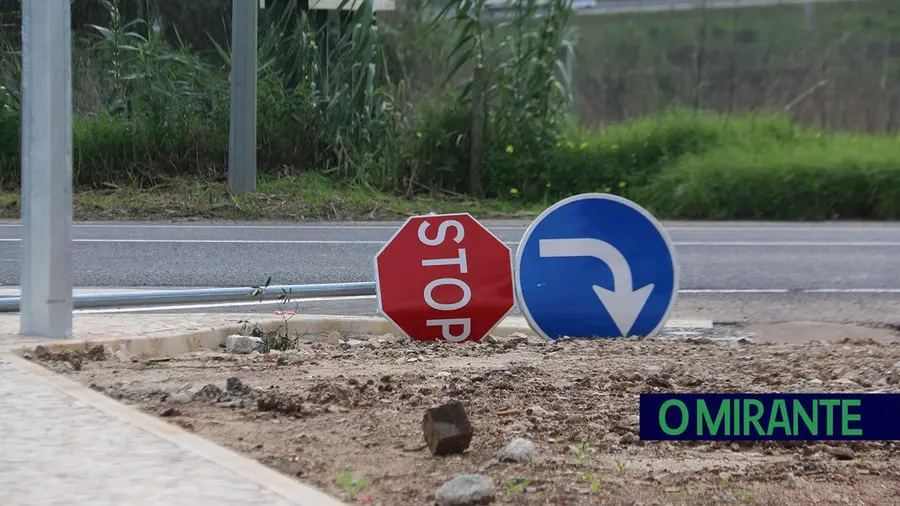 Acessos ao novo Continente de Vialonga estão a dar confusão Acessos ao novo Continente de Vialonga estão a dar confusão