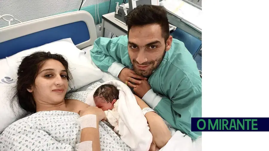 Bebé do ano em Abrantes é de pais da Amadora que festejavam novo ano no Entroncamento Bebé do ano em Abrantes é de pais da Amadora que festejavam novo ano no Entroncamento
