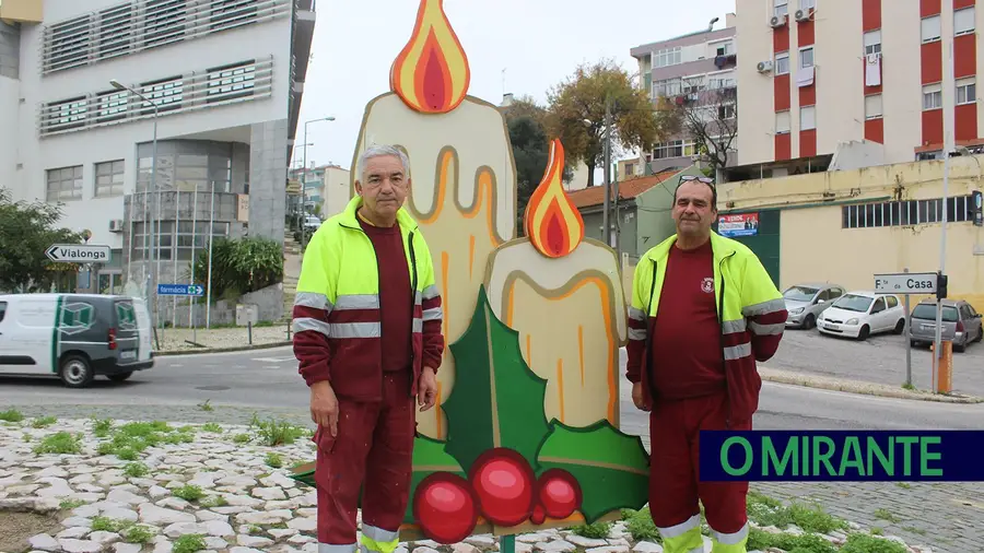 Na Póvoa e Forte da Casa utilizou-se lixo das ruas para enfeites de Natal