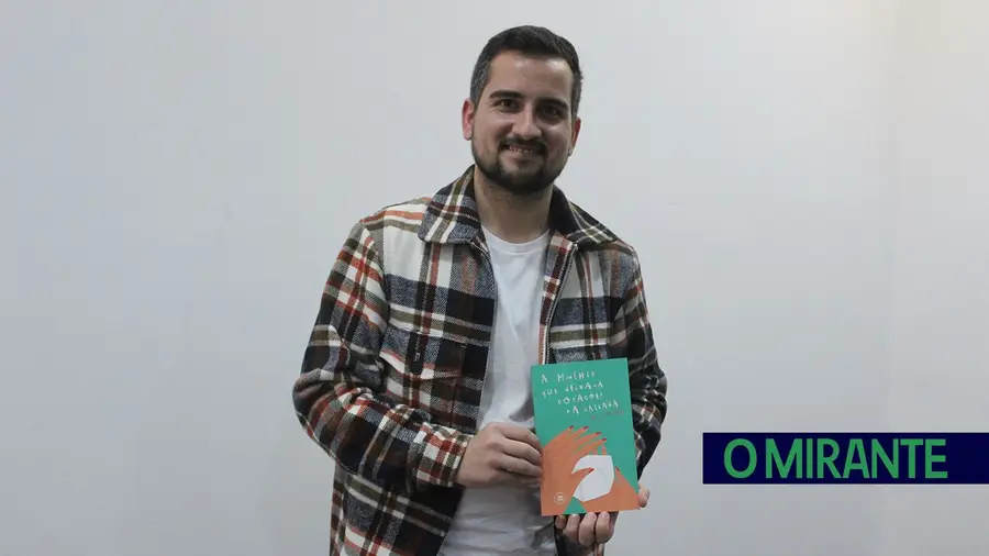 Pedras da calçada inspiram primeiro livro de Rui Antunes Pedras da calçada inspiram primeiro livro de Rui Antunes
