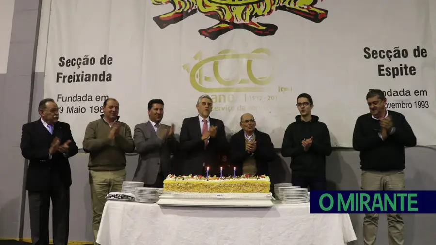 Bombeiros Voluntários de Ourém celebram 111 anos de vida Bombeiros Voluntários de Ourém celebram 111 anos de vida
