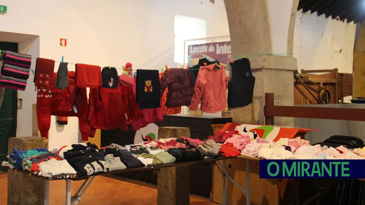 Associação abriu portas para doar roupa em Salvaterra e Muge