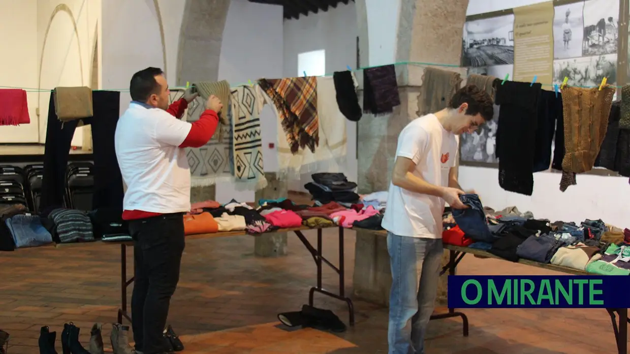 Associação abriu portas para doar roupa em Salvaterra e Muge